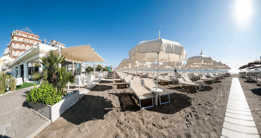 Hotel Byron Milano Marittima Exterior photo