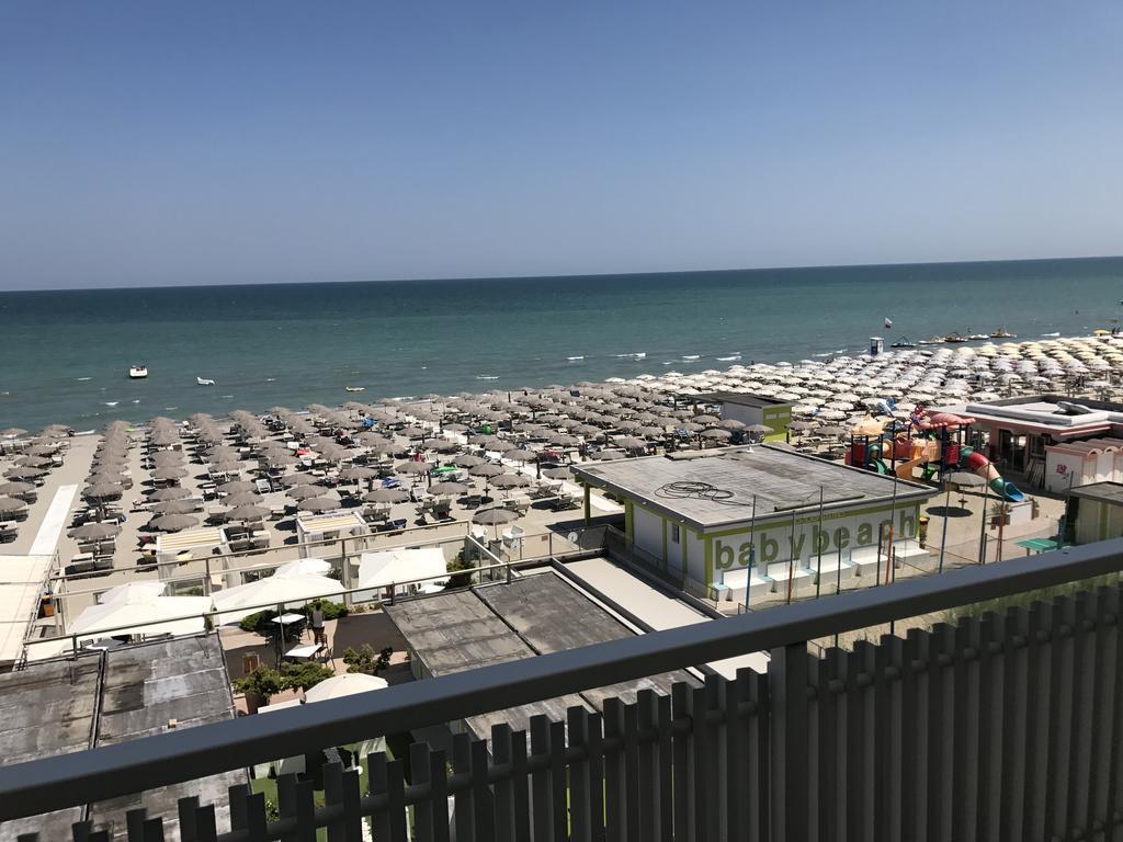 Hotel Byron Milano Marittima Exterior photo