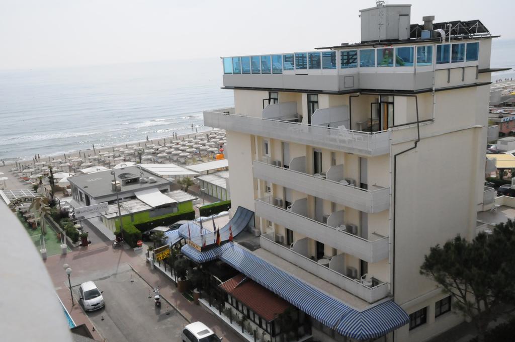 Hotel Byron Milano Marittima Exterior photo