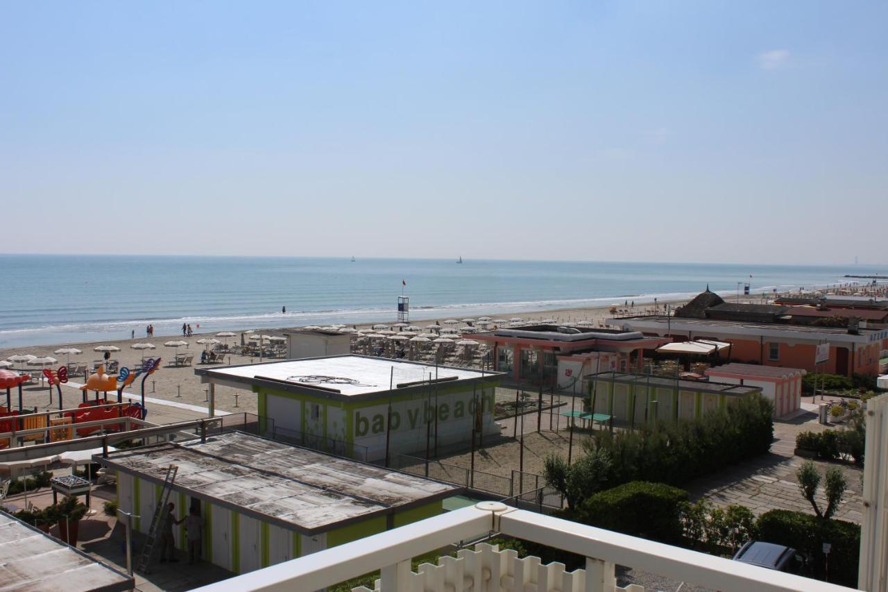 Hotel Byron Milano Marittima Exterior photo